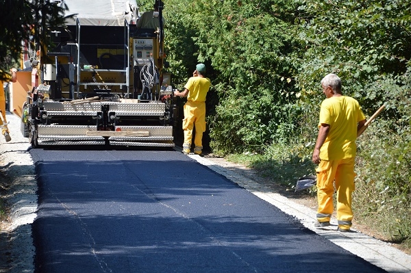 Asfaltiran lokalni put u Mesnoj zajednici Velereč