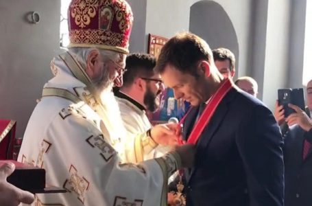 Siniši Malom orden Velikomučenika Kragujevačkih prvog stepena