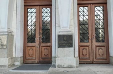 Ne davimo Beograd: Lancima smo zaključali ministarstvo da Mali ne može da uđe (VIDEO)