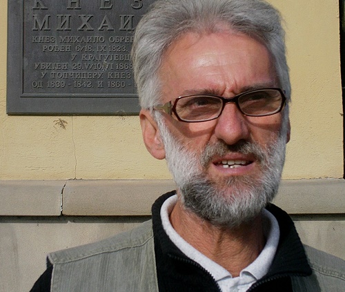 Delovi Pose ene Svetinje ame I Propadaju Kod Crkve Na Savincu I U 