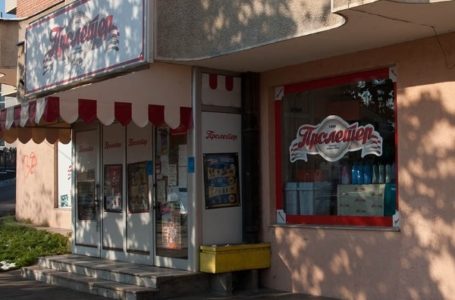 Luković: Nema mesta panici, prodavnice će i dalje raditi, robe ima za sve; snabdevanje starijih nedeljom ujutru