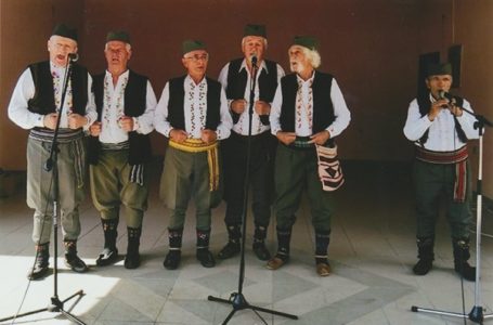 Sedmorica penzionera osnovali izvornu pevačku grupu, koja se brzo pročula