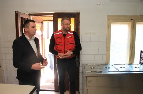 Crveni krst započeo podelu paketa najuogroženijim Milanovčanima