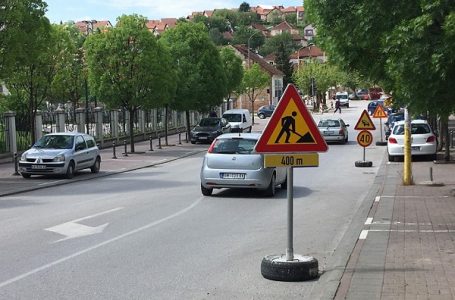 Počeli radovi na rekonstrukciji dve ulice; raspisane nabavke za izvođenje radova na 3 lokalna puta i 9 gradskih ulica