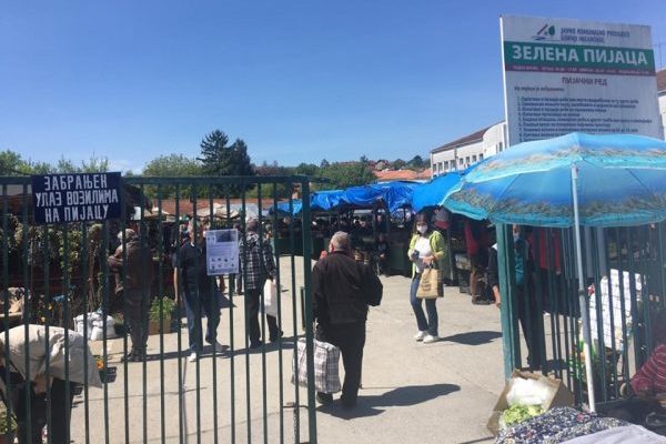 Pijačni prodavci još godinu dana bez fiskalnih kasa: Strah vlasti od izbora ili briga za proizvođače voća i povrća?