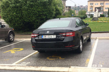 Čitaoci reporteri & GMInfo: Bez nalepnice na mestu za osobe sa invaliditetom