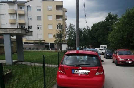 Čitalac reporter: Kad pojedinci ostave svoje automobile i odu