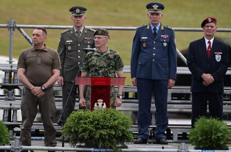 Ministar Vulin i general Mojsilović prisustvovali proveri pripremljenosti za svečanost uručenja vojnih zastava