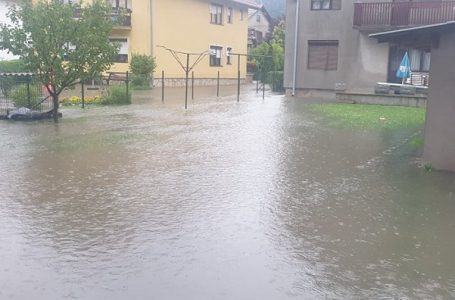 Nevreme praćeno gradom pogodilo i Gornji Milanovac