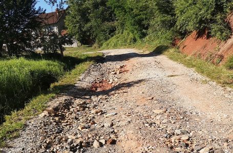 Čitalac reporter: Verovali ili ne put ispod gradskog groblja spada u I gradsku zonu