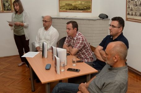 Predstavljeni zbornici „U slavu velikog vožda“