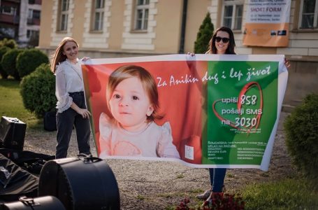 Novac ze lečenje Anike Manić prikupljen: „Hvala Gornjem Milanovcu – malom gradu velikih ljudi“