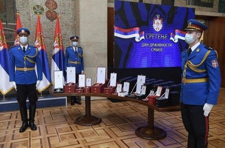 Vučić uručio odlikovanja povodom Dana državnosti,  među odlikovanima i doktorka iz Milanovca