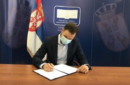 Vlada usvojila predloge zakona o isplati novčane pomoći građanima i privredi