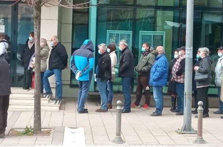 Direktor sačinjava izveštaj a građani se smrzavaju