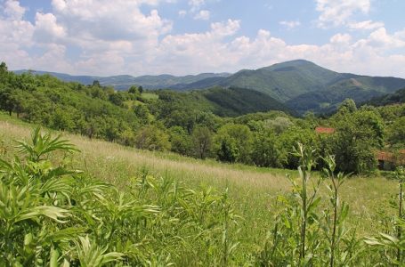 Oblačno uz povremenu kišu