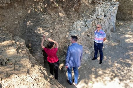 Saopštenje kabineta predsednika opštine: Zanimljivi pronalasci u okviru arheoloških istraživanja na planini Rudnik