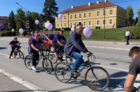 Milanovčani “dali pedalu raku”