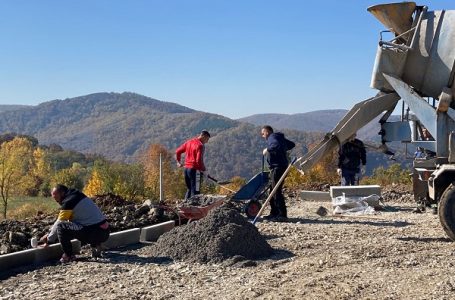 Škola u Semedraži uskoro dobija igralište