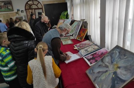 Prodajna izložba slika sa likovne kolonije u manastiru Vraćevšnica