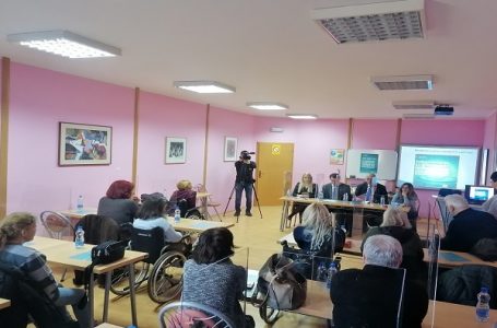 Održan okrugli sto: Informisanje u javnom interesu osoba sa invaliditetom
