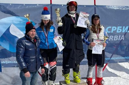 Novi veliki podvig Petre Lazović – Osvojila zlato na Državnom prvenstvu u slalomu