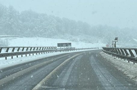 AMSS: Oprez zbog mokrih i klizavih kolovoza