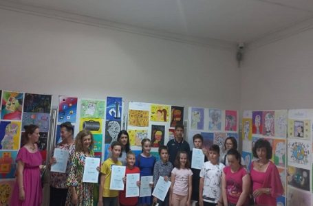 Dodeljene nagrade na 38. Dečjem majskom salonu