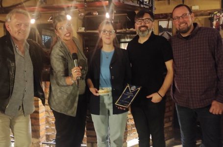 Održano prvo veče karaoke takmičenja „Prvi glas Milana“