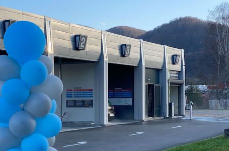 Prva inteligentna perionica automobila