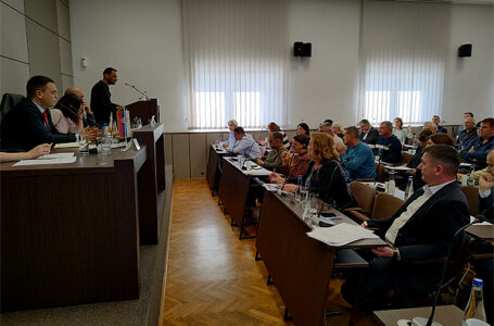Skupština opštine izglasala poskupljenje vode i odnošenja smeća, pogledajte kako su glasali prisutni odbornici