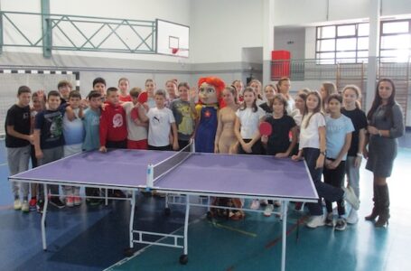 JKP Gornji Milanovac: Sto za stoni tenis Drugoj osnovnoj