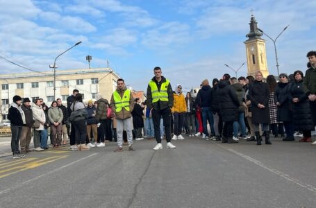 Maturanti drže čas (+FOTO)