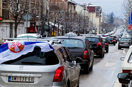 Kolona Milanovčana automobilima otišla za Kragujevac na protest „Sretnimo se na Sretenje“