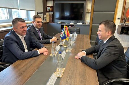 Kabinet predsednika opštine: Kampovi za mlade iz dijaspore – temelj za budući povratak naše dece u svoju domovinu