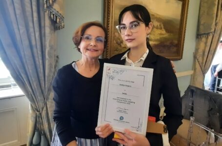 U konkurenciji 39 zemalja – Emilija briljirala na takmičenju iz besedništva u Londonu