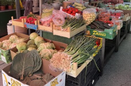 Sveže sa tezgi: evo koliko košta povrće i meso na milanovačkoj pijaci ovog petka