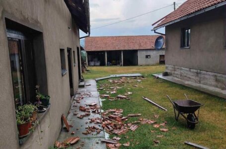 Vanredna situacija proglašena u delu opštine Gornji Milanovac zbog olujnog nevremena i grada