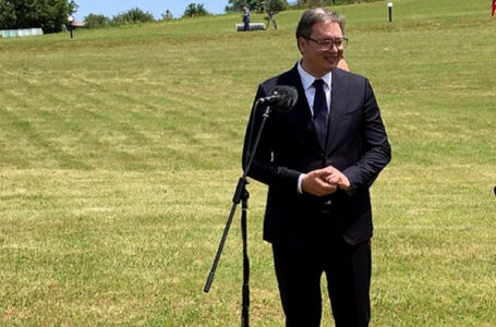 Janjić i Vujović: Da li je moguća mirna tranzicija vlasti?