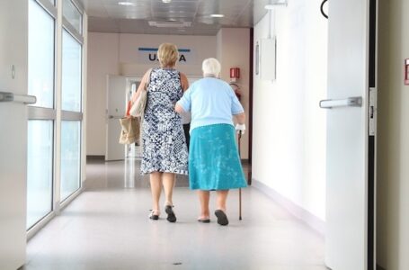 CINS: Desetine hiljada ljudi čeka na operacije u Srbiji