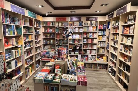 Zabavna antiherojska priča: „Optički nišan“ Dragoljuba Stojkovića u prodaji