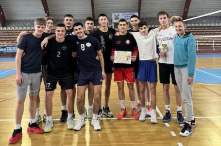 Dominacija Gimnazijalaca u „Brezi“: Obe ekipe „Takovskog ustanka“ idu na okružno