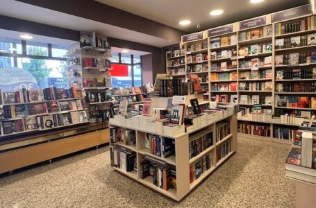 „Okean“ Dejvida Atenboroa i Kolina Batlfilda u prodaji