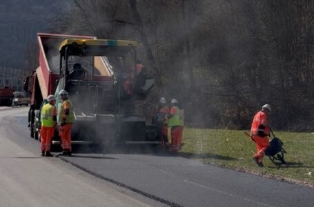 U Ljubićkoj ulici u toku su radovi na završnom sloju asfalta