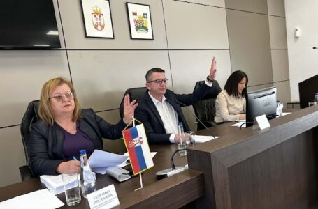 Opštinsko veće: Podrška gimnazijalcima za EP u futsalu; Kovačevićeva kritika o visokim budžetskim isplatama advokatima