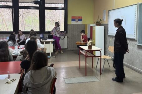 U OŠ „Desanka Maksimović“ obeležen Svetski dan poezije uz mladu pesnikinju Sofiju Milisavljević