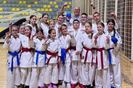 Šest odličja za KK „Milanovac“ u Novom Pazaru: Karatisti briljirali predstavljajući svoje škole