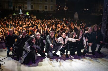 Povratak posle decenije i po: Neverne bebe i milanovačka publika ponovo u istom ritmu