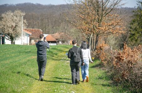 Student u svakom selu 2. avgusta u Kamenici razgovara sa meštanima