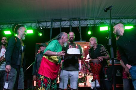 Rođendanski dan na Natural Mystic festivalu: Del Arno Band proslavio 40 godina na Ždrebanu